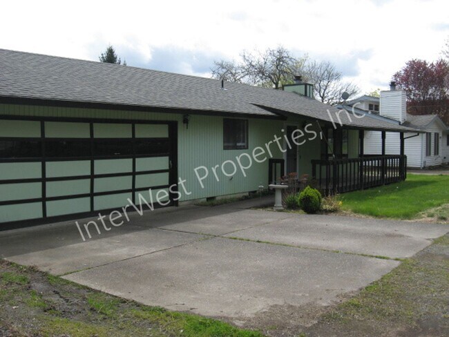 Primary Photo - Ranch-Style Home in Beaverton with Fenced ...