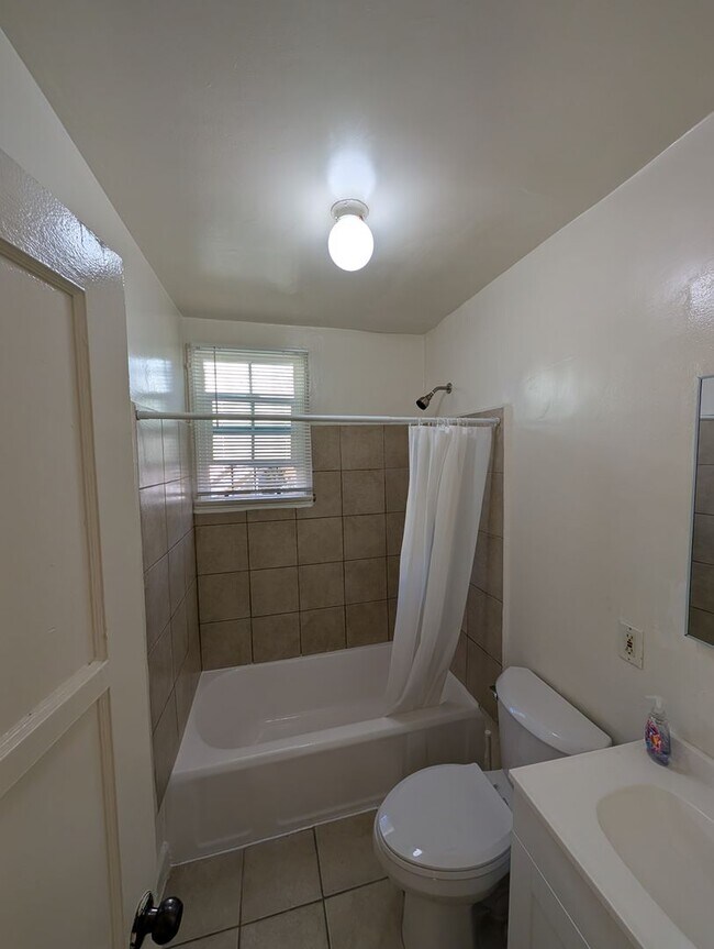 Building Photo - 2783 W 27th St