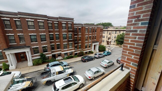Building Photo - 123 Sutherland Rd