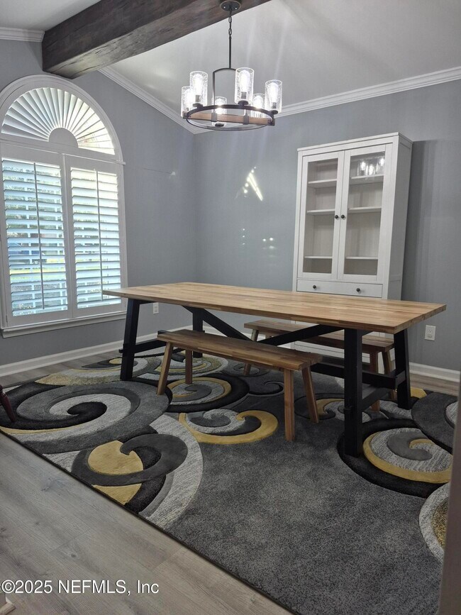 Building Photo - 1688 Northglen Cir