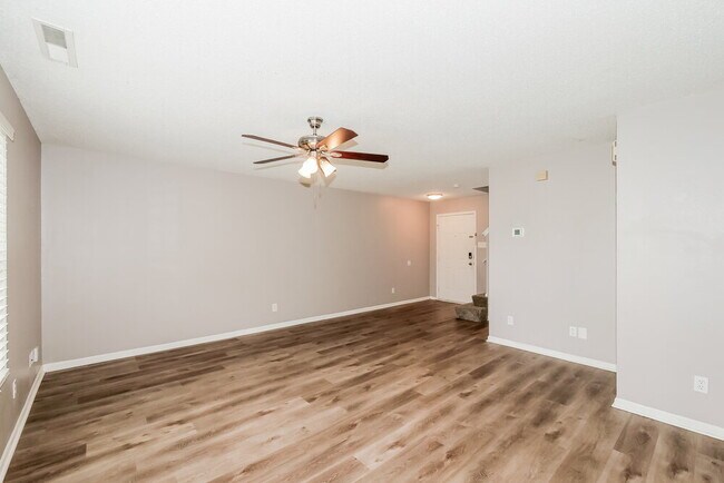 Building Photo - 708 Adagio Dr