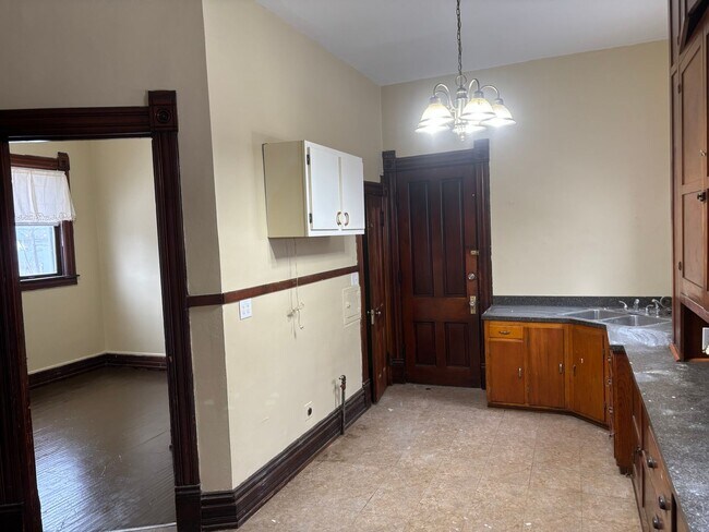 Building Photo - 420 Platt St