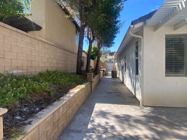 Building Photo - Single Story in Greer Ranch