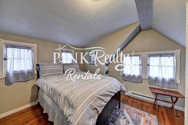 Building Photo - 1610 W Kiowa St