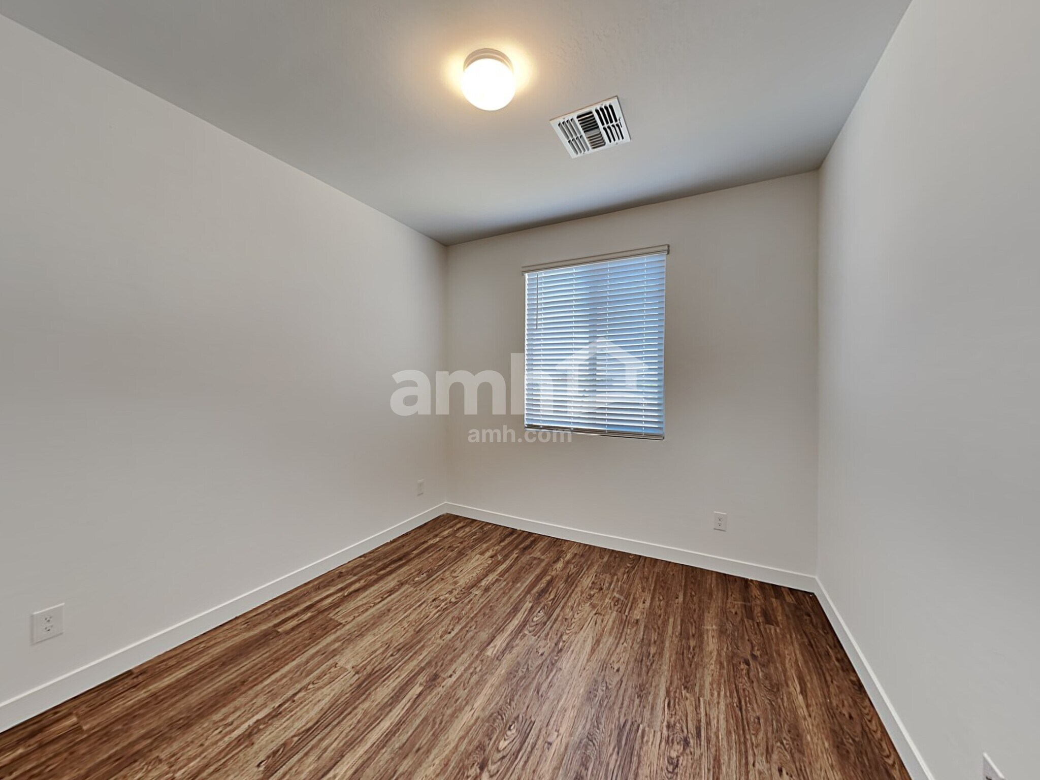 Building Photo - 4313 S 105th Dr