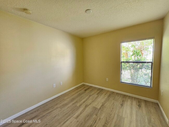 Building Photo - 730 Margie Dr