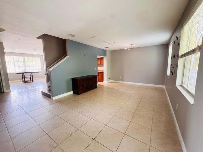 Building Photo - 408 SW 14th Ave