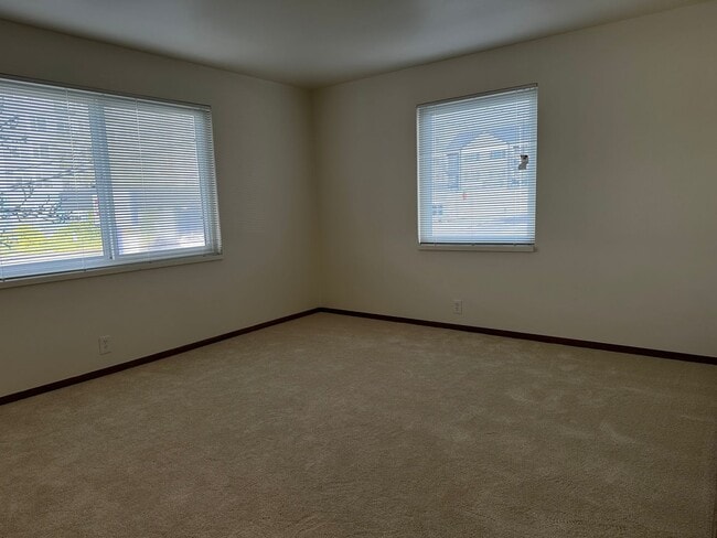 Interior Photo - The Bergen Building