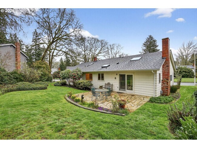 Building Photo - Peaceful 3 Bedroom Single-Level Home on Spacious Corner Lot Near Fir Grove Park