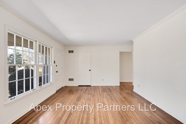 Building Photo - 5319 Chickasaw Rd