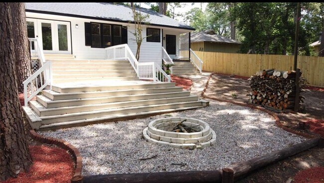 Building Photo - 1710 Hill Top Ln