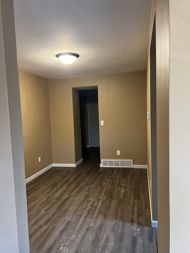 Dining room - 702 Gertrude St