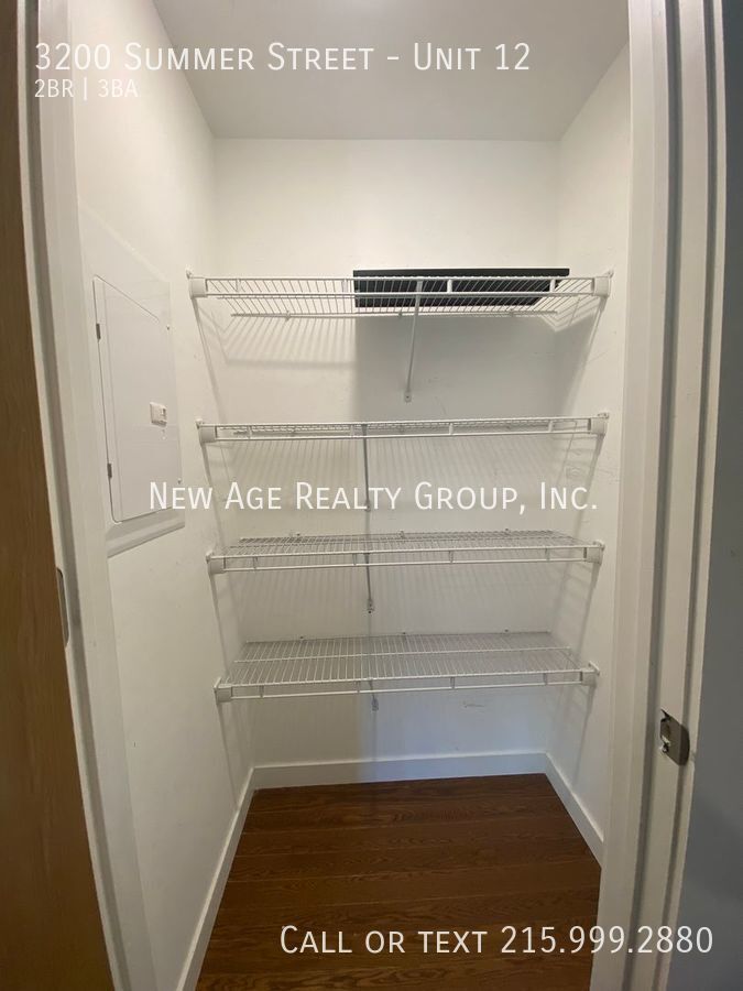 Building Photo - 3200 Summer St