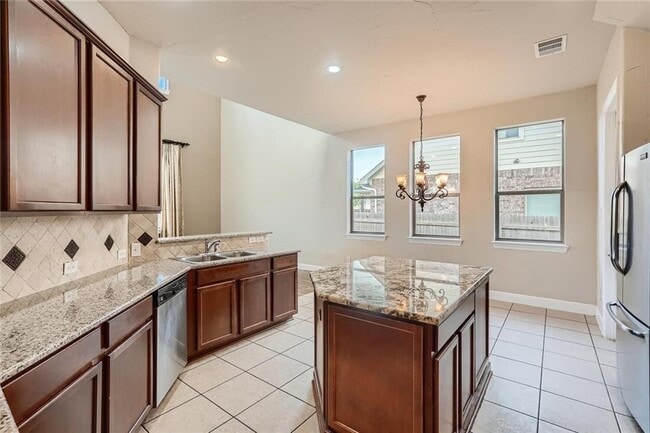 Building Photo - 908 Hartman Dr