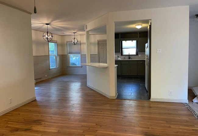 Building Photo - 4009 Sanger Ave