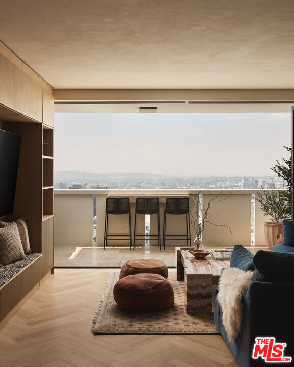 Building Photo - 8787 Shoreham Dr