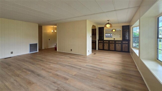 Building Photo - 7393 Fairlane Ave