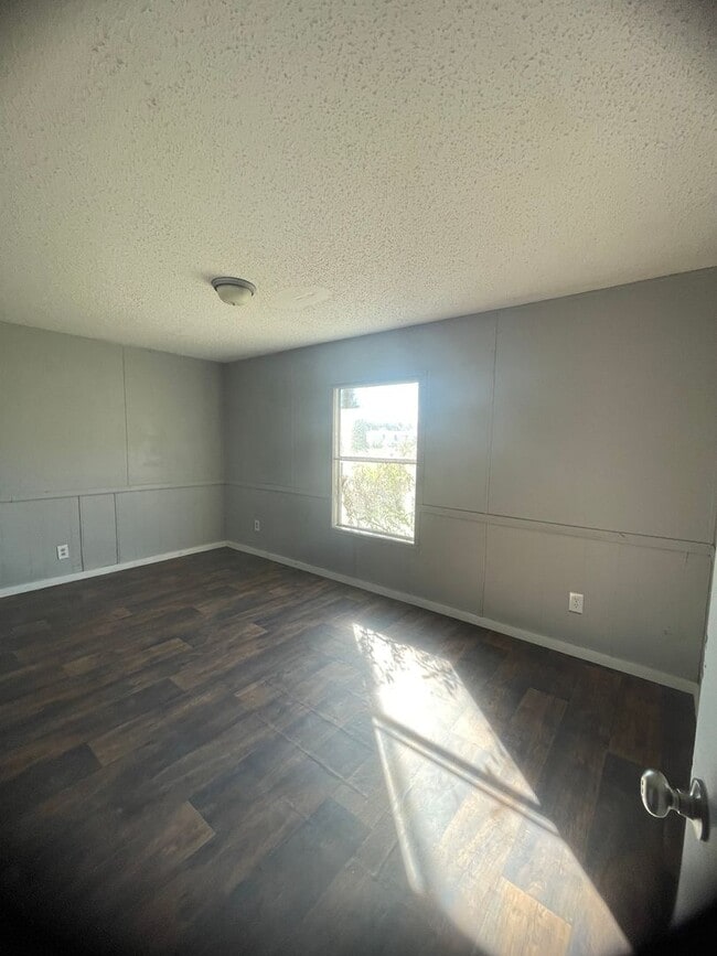 Building Photo - 3 BR 2 Bath 1,280 sq ft singlewide mobile ...