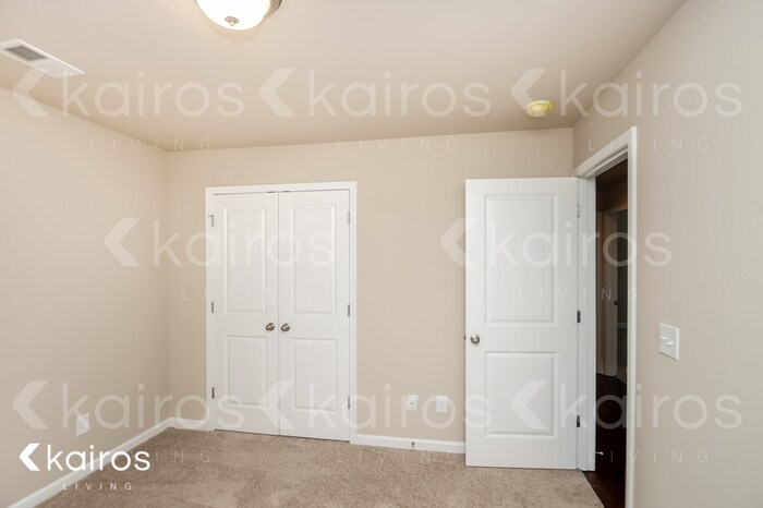 Building Photo - 170 Mandy Ln