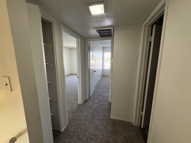 Building Photo - 6078 W Golden Ln