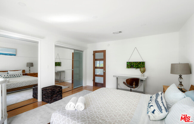 Building Photo - 12339 Gorham Ave