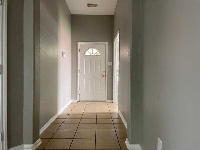 Building Photo - 5426 Rio Dr