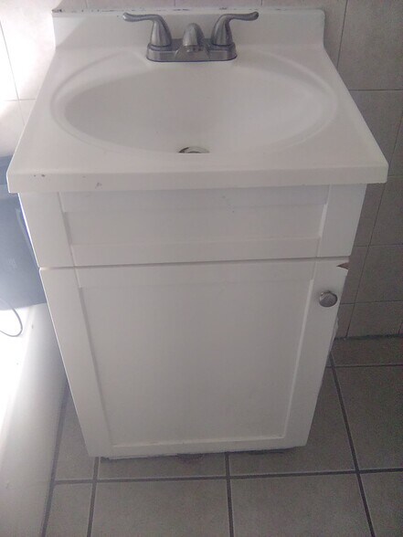 Building Photo - 89 Maple St