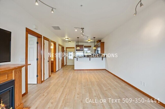 Building Photo - 6432 Melby Way NE