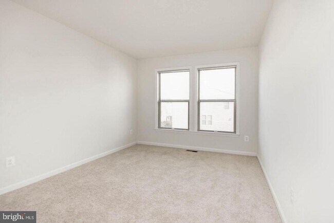 Building Photo - 42482 Dogwood Glen Square