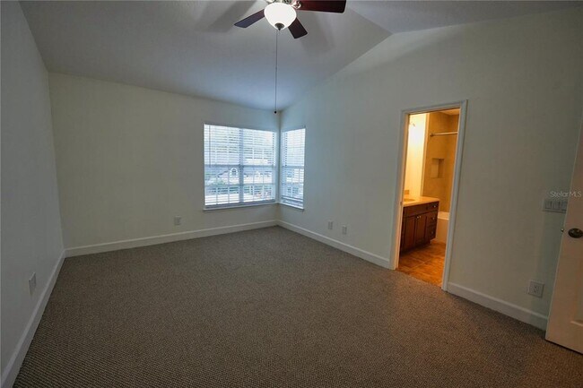 Building Photo - 118 Becket Ln