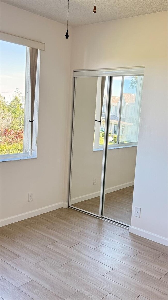 Building Photo - 16727 Hemingway Dr