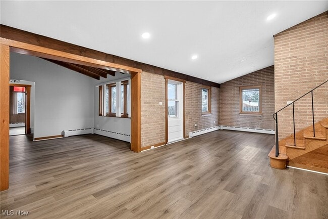 Building Photo - 3863 Wiltshire Rd