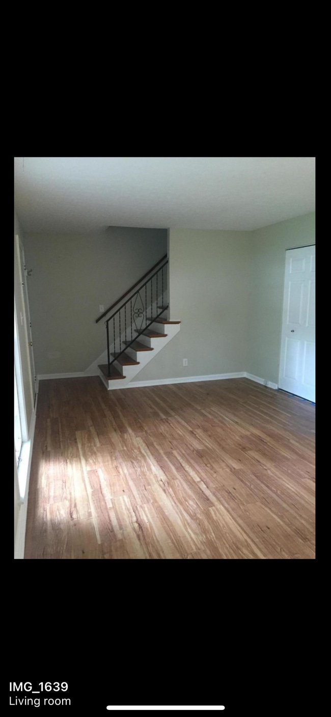 Building Photo - 424 W Hill St