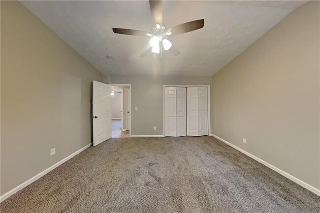 Building Photo - 815 Riverstone Ln