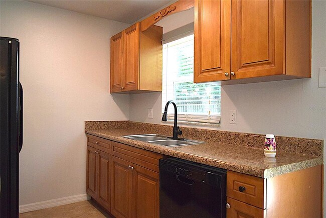 Building Photo - 1242 Mohrlake Dr