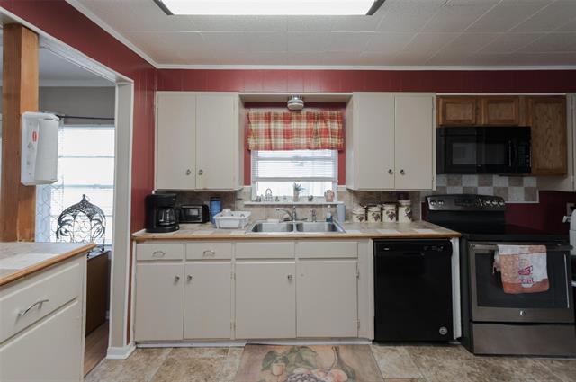 Building Photo - 221 W Burton St