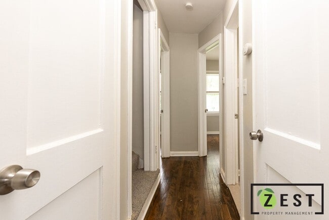 Building Photo - 19366 Woodside St