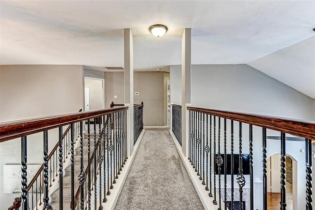 Building Photo - 2208 Breezeway Bend Dr