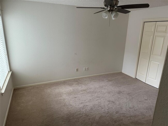 Building Photo - 12800 Briar Forest Dr