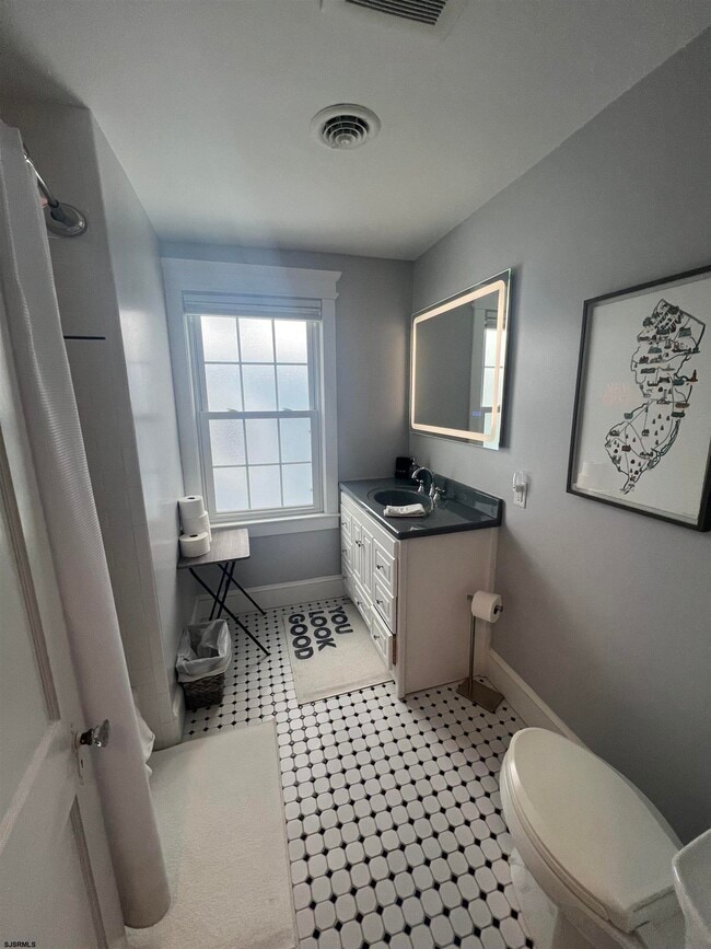 Building Photo - 29 N Hanover Ave