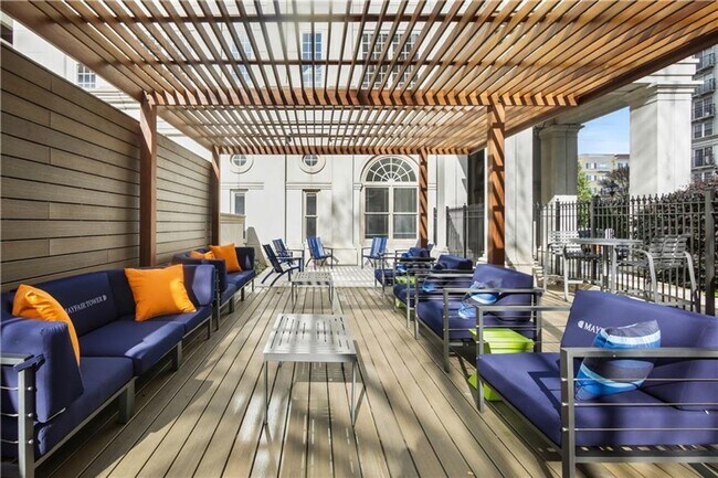 Building Photo - Studio Condo Steps from Piedmont Park!