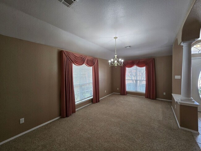 Building Photo - 5812 Durango Dr