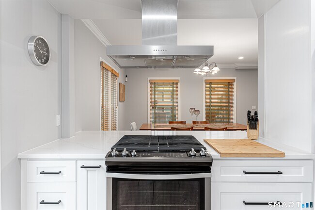 Building Photo - 119 Seaside Ave