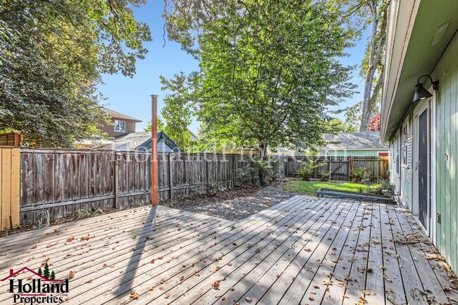 Building Photo - Charming Hillsboro Retreat: Cozy Single-Level Home with Greenhouse & Kids' Clubhouse!