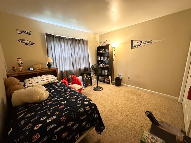 Building Photo - 3 Bedroom 1.5 Bathroom in Elizabethtown!