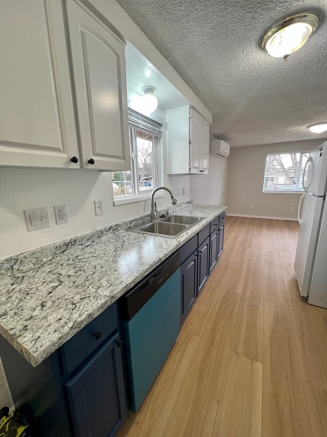 Building Photo - 1001 Olympic Ave