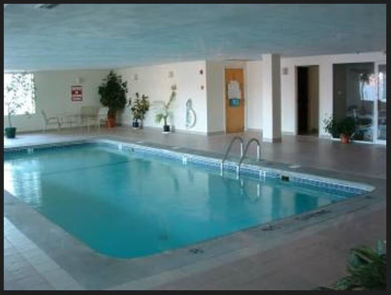 Pool, Gym, Saunas - 50 Watertown St