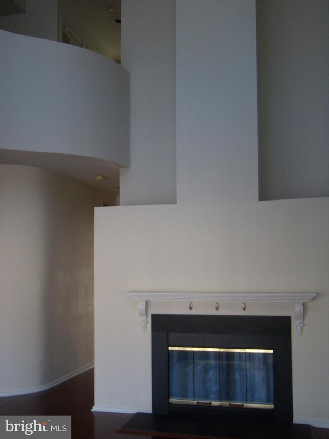Building Photo - 1215 Shallcross Ave