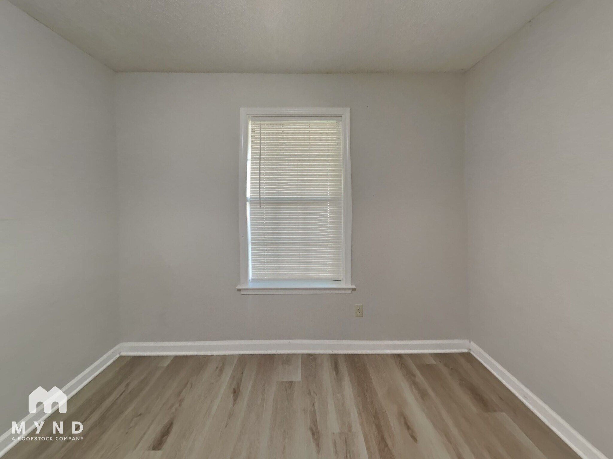 Building Photo - 976 Clarington Dr