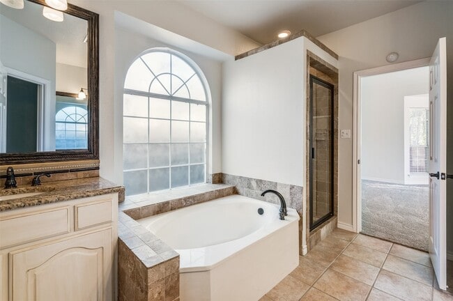 Building Photo - 5012 Marineway Dr